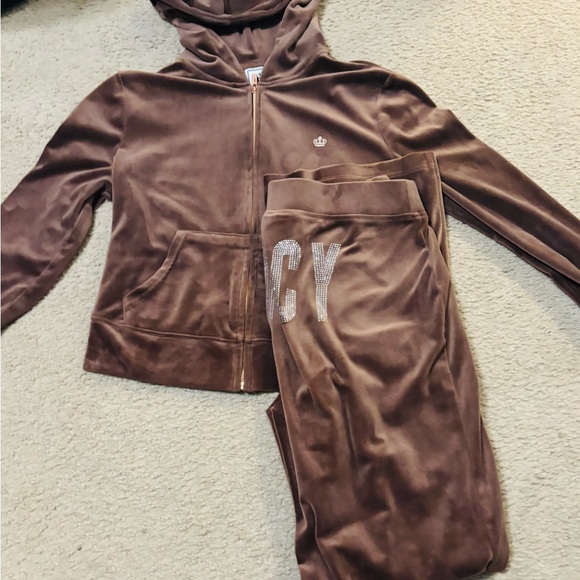 Juicy Couture Pants - Juicy Couture Chocolate Velour Hoodie Set